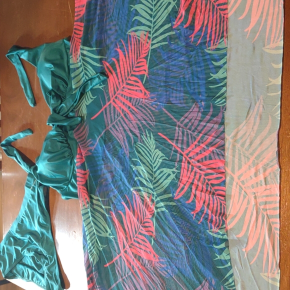Other - Impressive Flowing Two Piece Swimsuit Size XL